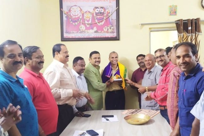 ପ୍ରଦୋଷ କୁମାର ଆଚାର୍ଯ୍ୟଙ୍କୁ ଅବସରକାଳୀନ ସମ୍ବର୍ଦ୍ଧନା