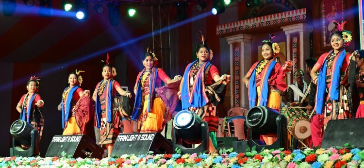 କେନ୍ଦୁଝର ରଙ୍ଗବତୀ କାର୍ଯ୍ୟକ୍ରମରେ ଯୋଗଦେଲେ ମୁଖ୍ୟମନ୍ତ୍ରୀ